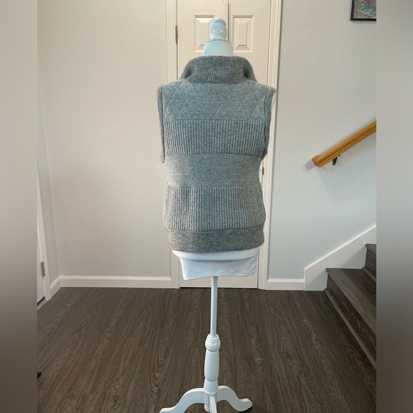 Banana Republic Sweater Vest Wool blend - Picture 7 of 14